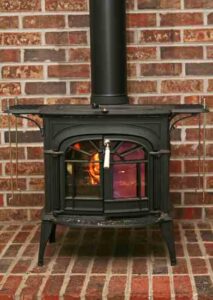 Using a Wood Stove and Wood Heating for Your Home – Mother Earth News